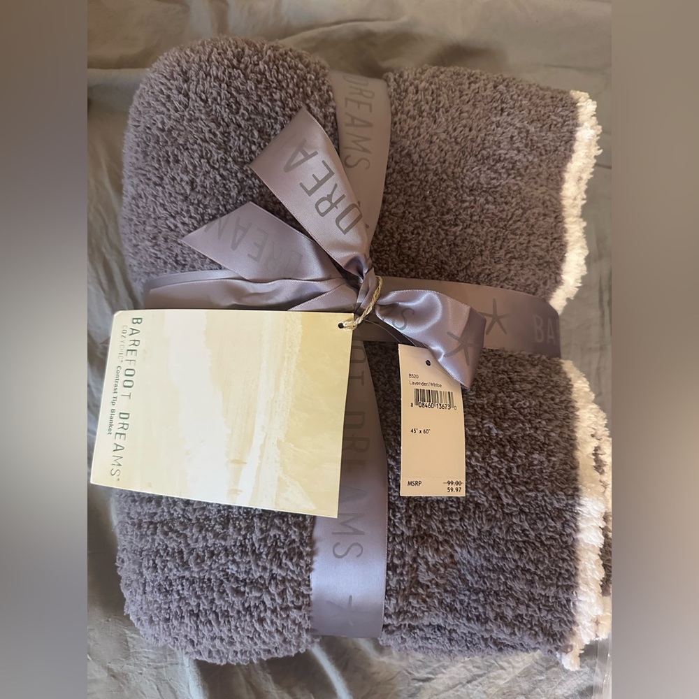 NWT Barefoot Dreams trim throw - lavender/white